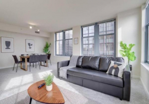 Splendid 2 BR Condo At Pentagon City